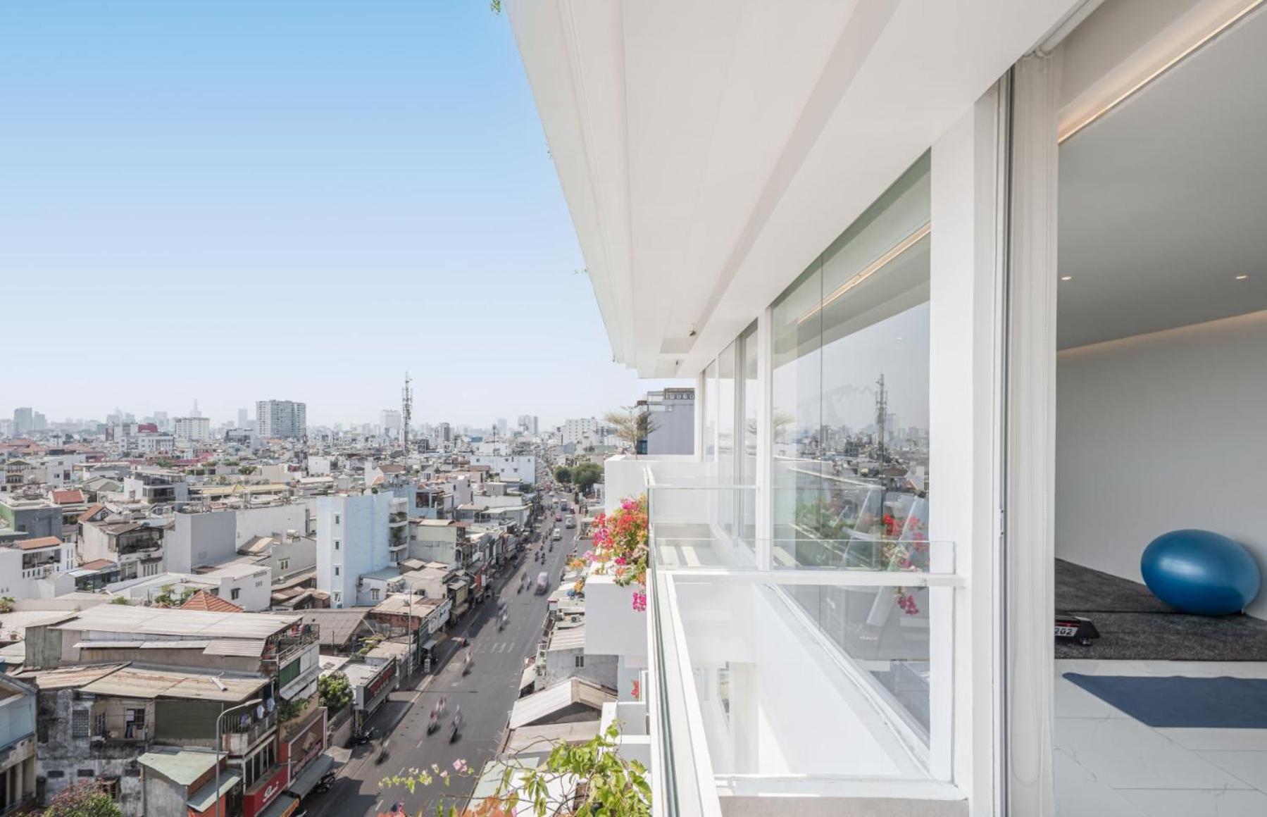 M Village Nguyen Kiem - Cosmo Airport Hotel Thành Pho Ho Chí Minh Esterno foto